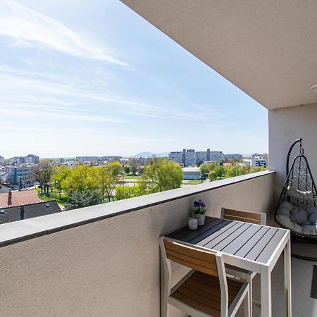 Flexible Selfcheckins 32 - Zagreb - Garage - Electric Vehicle Ccharger - Big Loggia - New - Apartments Repinc 32 Exterior photo