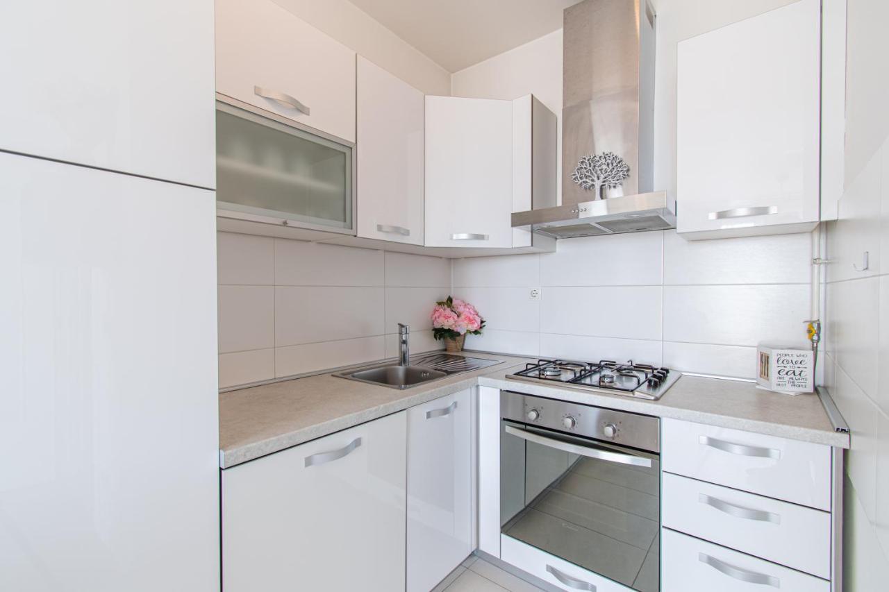 Flexible Selfcheckins 32 - Zagreb - Garage - Electric Vehicle Ccharger - Big Loggia - New - Apartments Repinc 32 Exterior photo