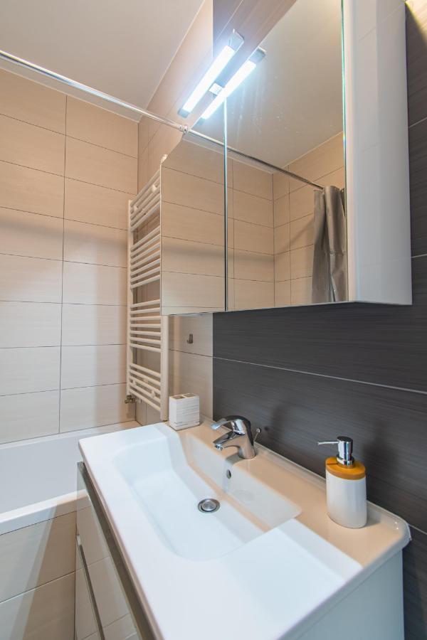 Flexible Selfcheckins 32 - Zagreb - Garage - Electric Vehicle Ccharger - Big Loggia - New - Apartments Repinc 32 Exterior photo